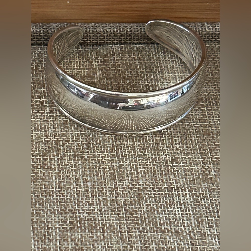 Vintage Silpada B1407 Rolled Edge Sterling Silver Cuff Bracelet